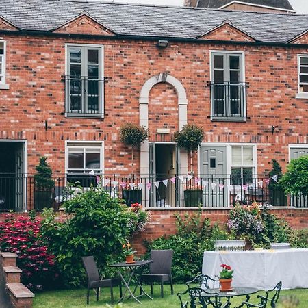 Bed and Breakfast Darwin'S Townhouse à Shrewsbury Extérieur photo The former railway station