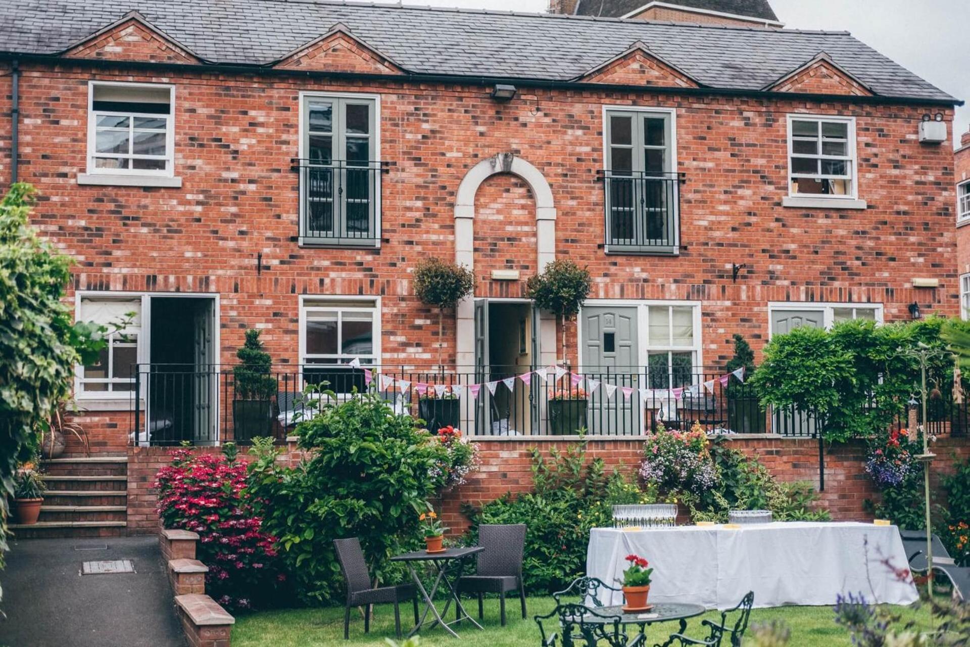 Bed and Breakfast Darwin'S Townhouse à Shrewsbury Extérieur photo The former railway station